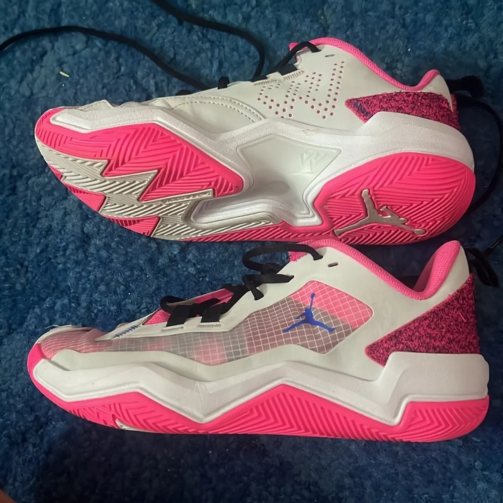 “Pink Blast” jordan 1 basketball shoes - Picture 2 of 2